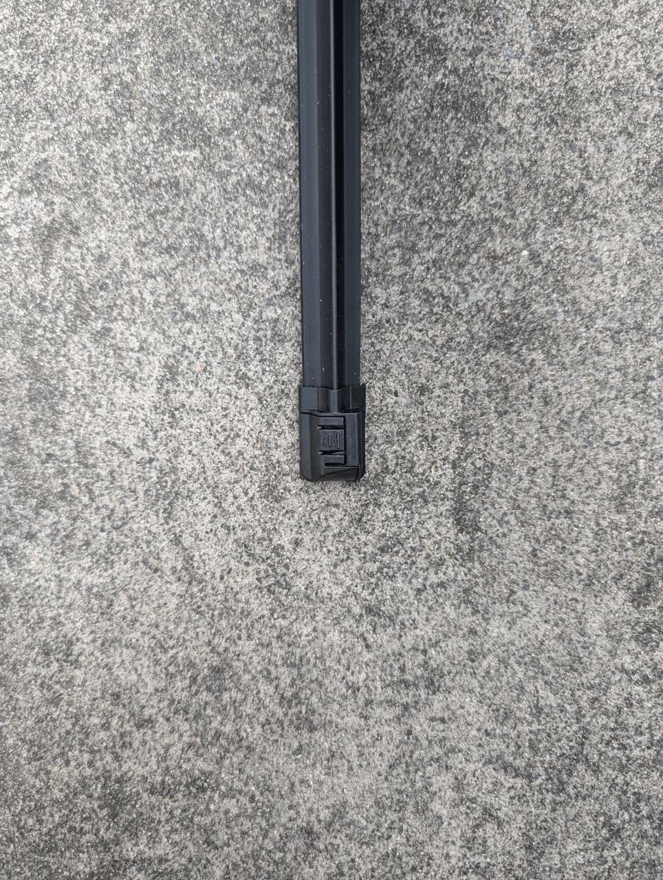 BOSCHエアロツインのブレード先端のエンドキャップ